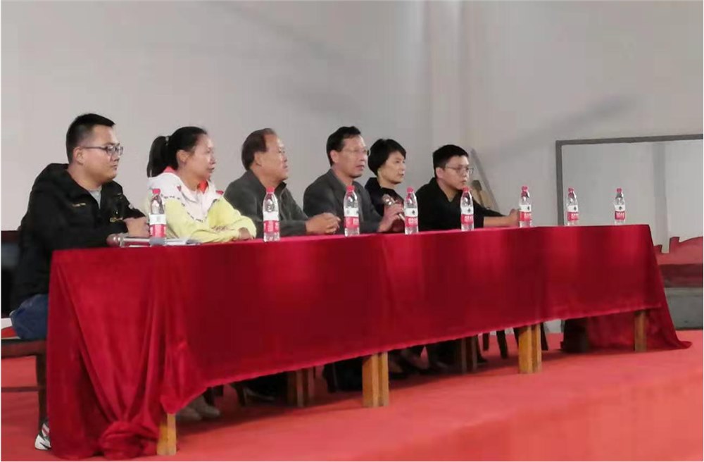 武昌区文明办领导莅临365官网 为军运会志愿者加油鼓劲