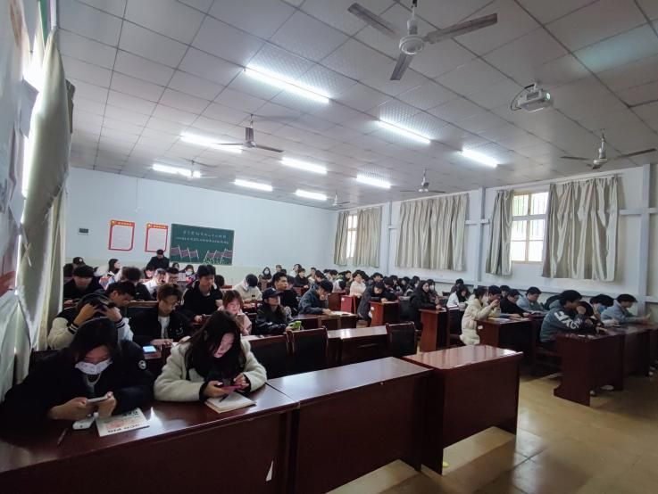 “自伤与自杀”主题心理健康专题讲座 “自伤与自杀”主题心理健康专题讲座