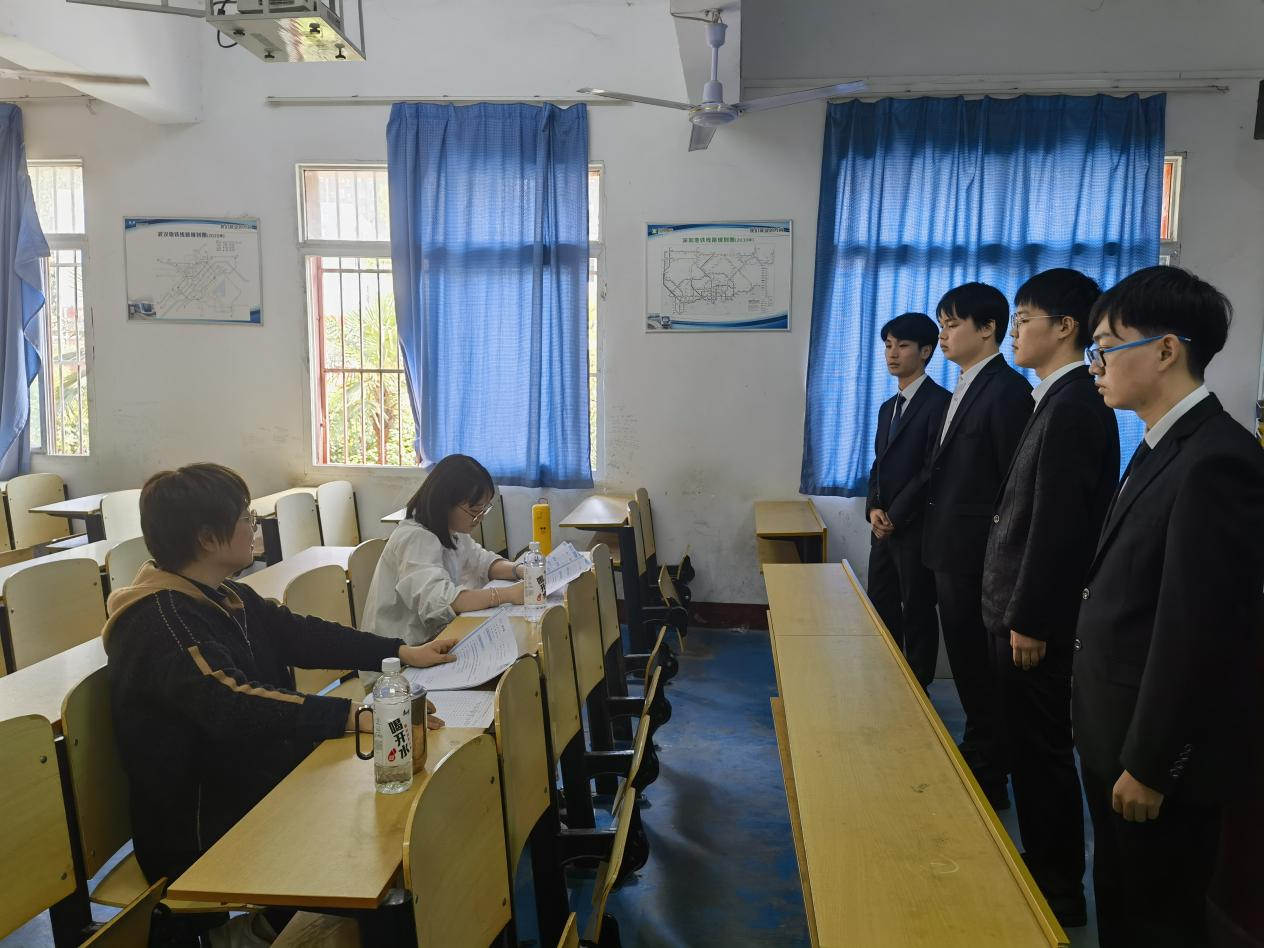 校园忙“招聘”,职场预练兵 校园忙“招聘”,职场预练兵