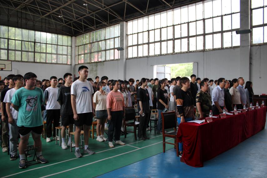 365官网举办2022-2023学年“五四”表彰大会暨文艺汇演 365官网举办2022-2023学年“五四”表彰大会暨文艺汇演