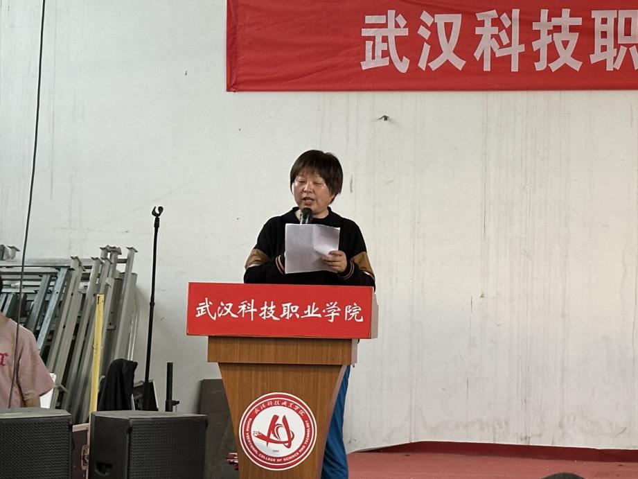 365官网举办2022-2023学年“五四”表彰大会暨文艺汇演 365官网举办2022-2023学年“五四”表彰大会暨文艺汇演