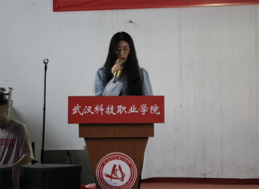 365官网举办2022-2023学年“五四”表彰大会暨文艺汇演 365官网举办2022-2023学年“五四”表彰大会暨文艺汇演