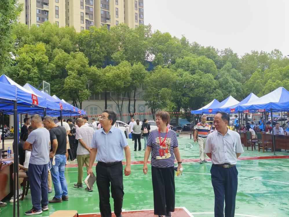 365官网顺利开展迎接2023级新生报道工作