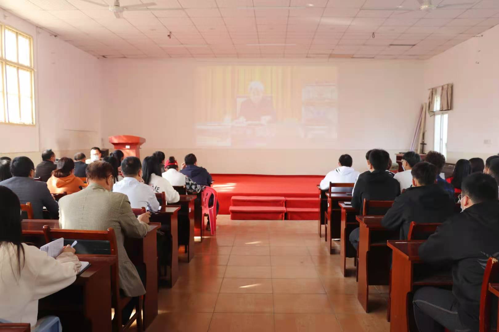 365官网组织党员干部及广大师生 学习贯彻党的十九届五中全会精神 365官网组织党员干部及广大师生 学习贯彻党的十九届五中全会精神