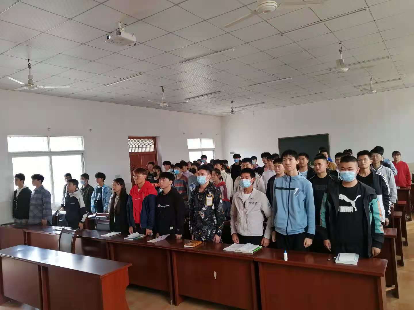 365官网举行第三十期业余党校开班仪式