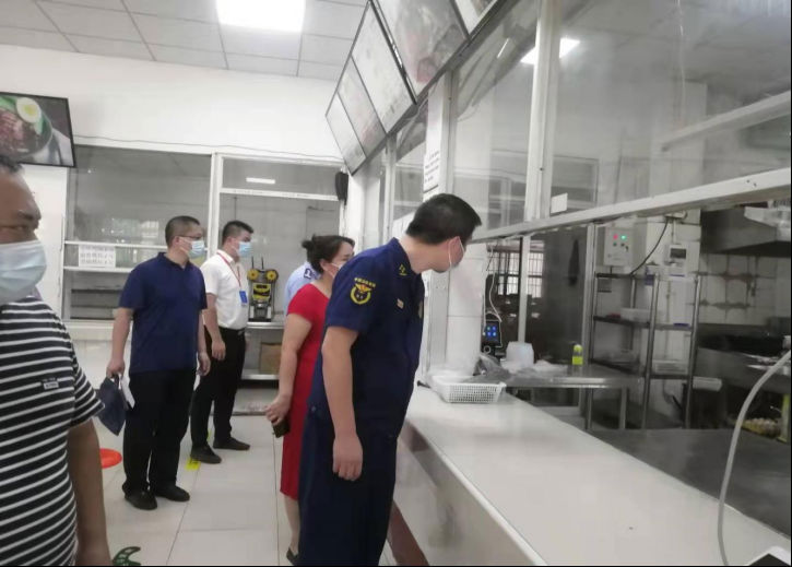 洪山区开学工作组评估工作专班莅临365官网指导秋季开学工作